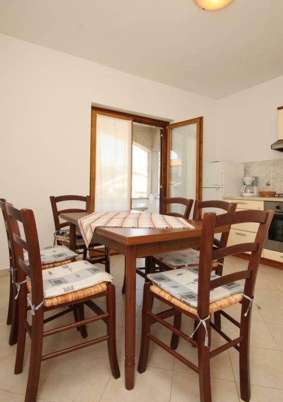 Apartment Radovan Πόρετς Εξωτερικό φωτογραφία