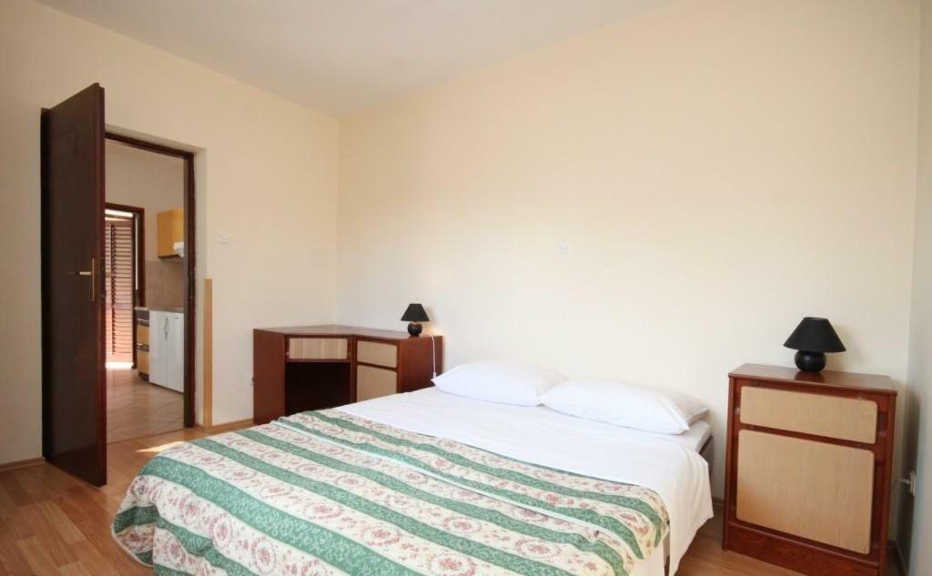 Apartment Radovan Πόρετς Εξωτερικό φωτογραφία